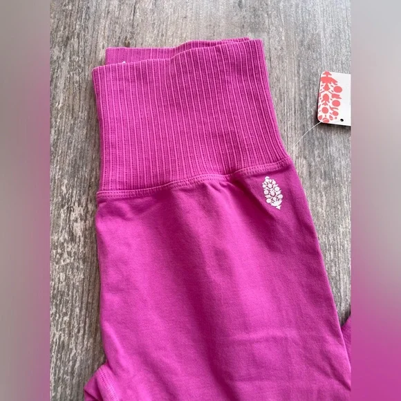 Free People Movement karma leggings hot pink size Medium Large M/L NWT - Picture 13 of 16